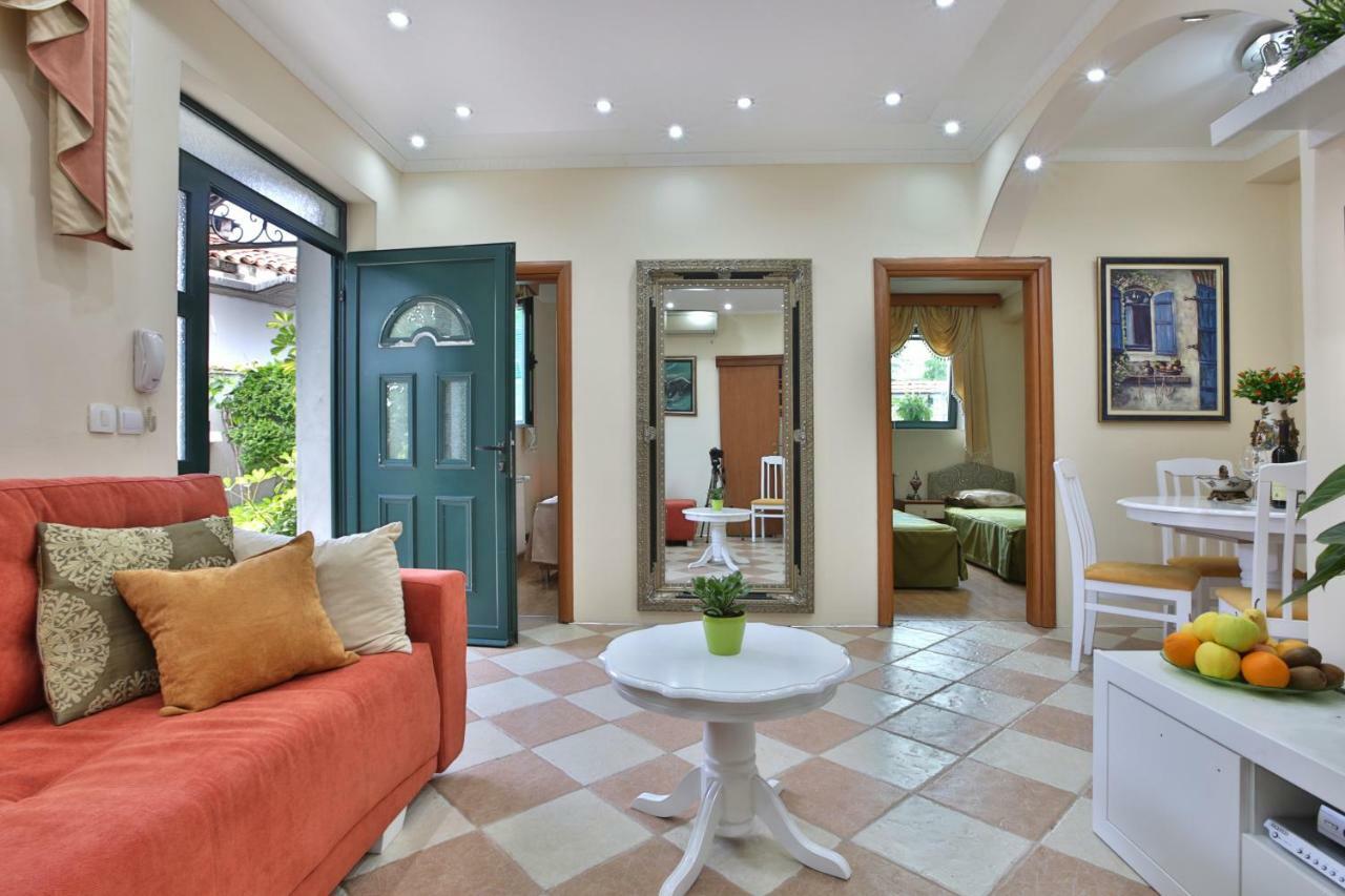 Apartments Holiday Lux Sutomore Bagian luar foto